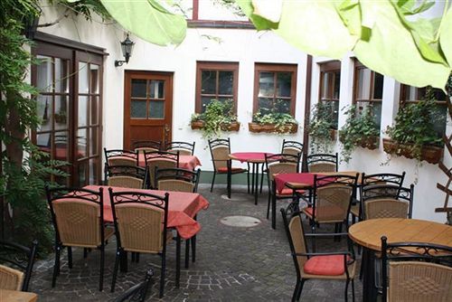Landhotel Krone Königsbach-Stein Esterno foto
